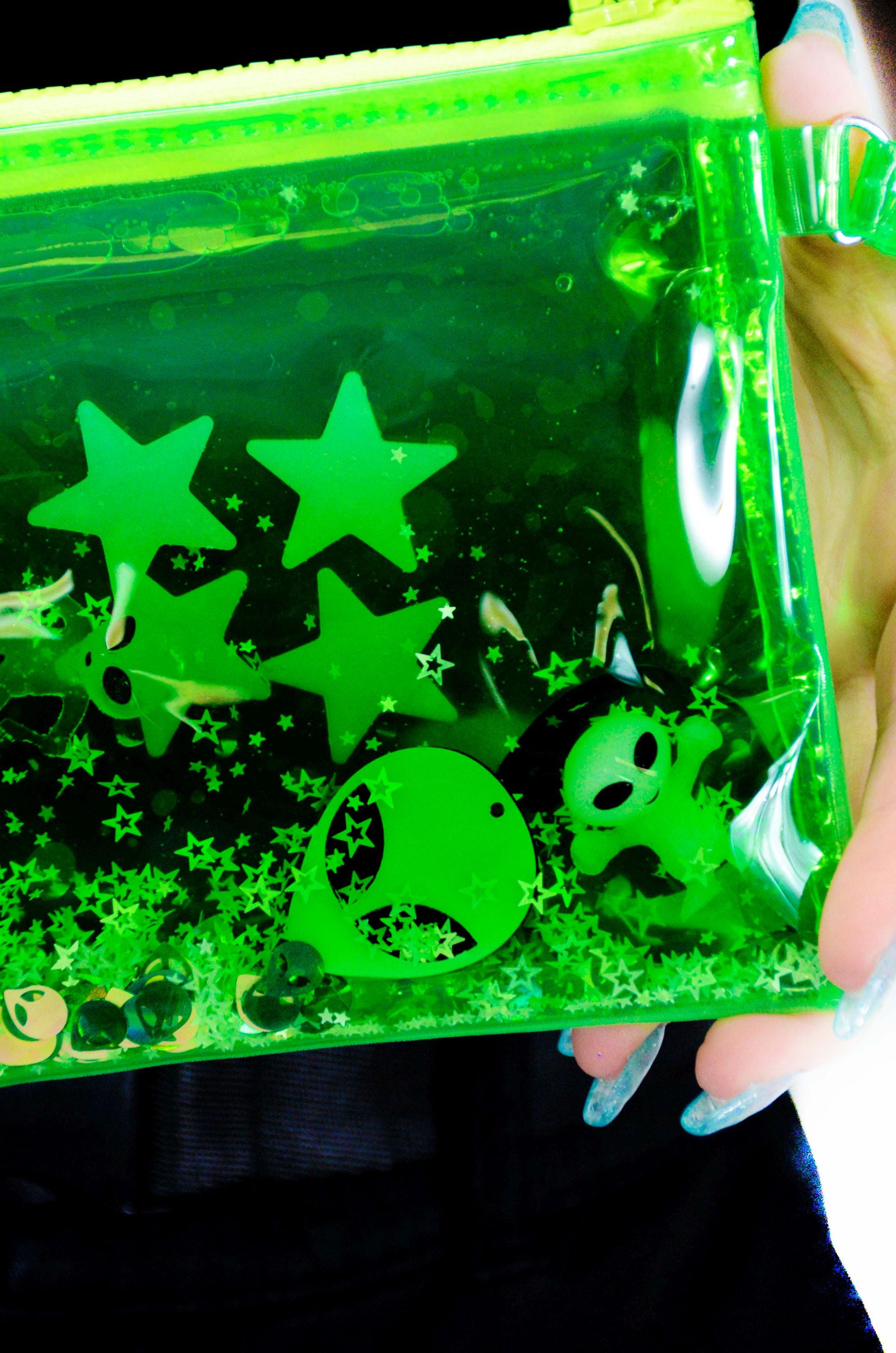 Liquid Glitter Wristlet - Extraterrestrial