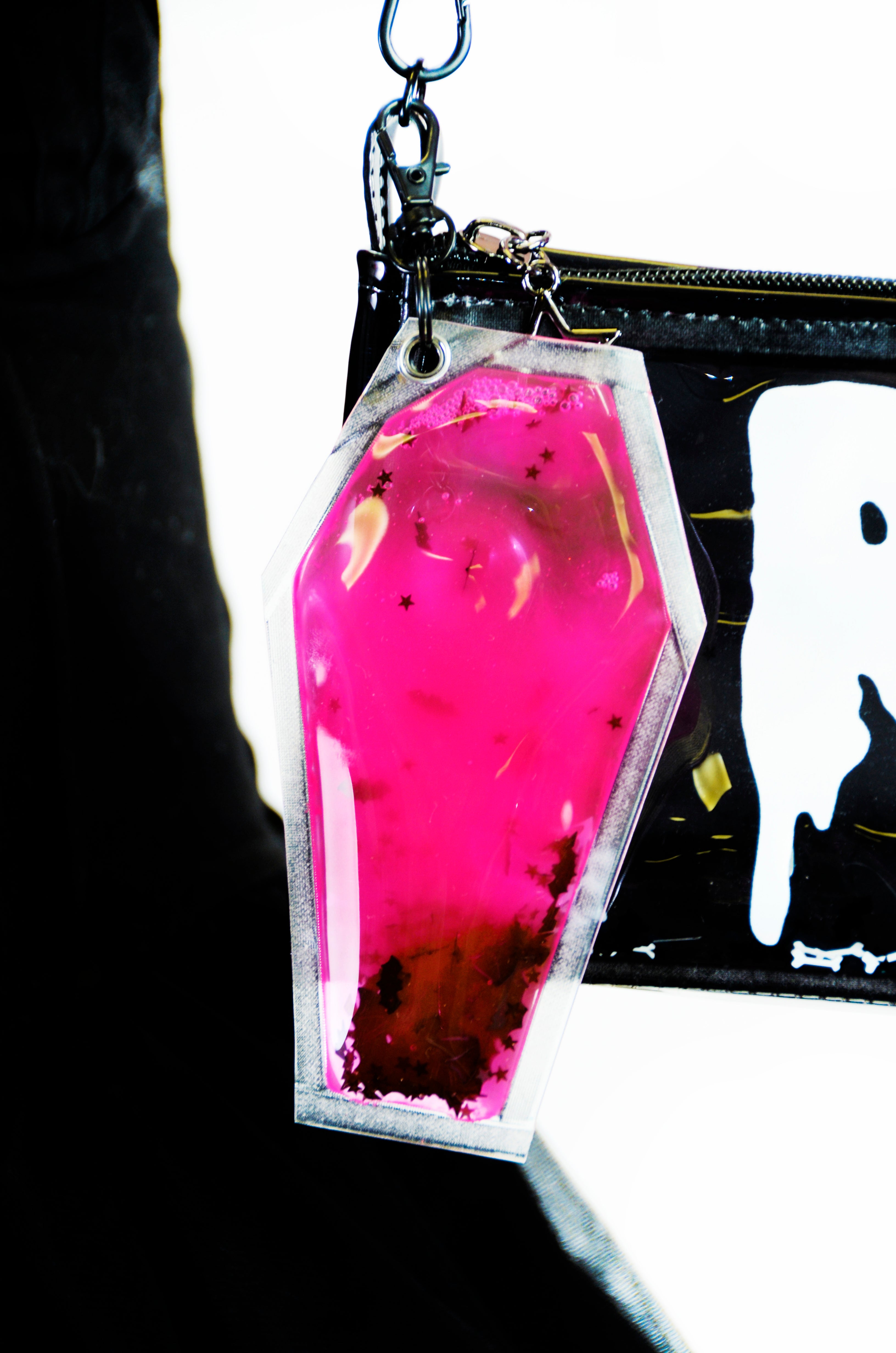 Liquid Glitter Coffin Keychain - Bubblegum Ghoul